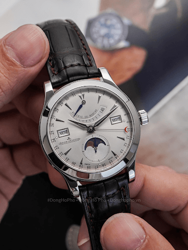 Anh Tuấn lựa chọn mẫu đồng hồ Jaeger-LeCoultre Master Calendar